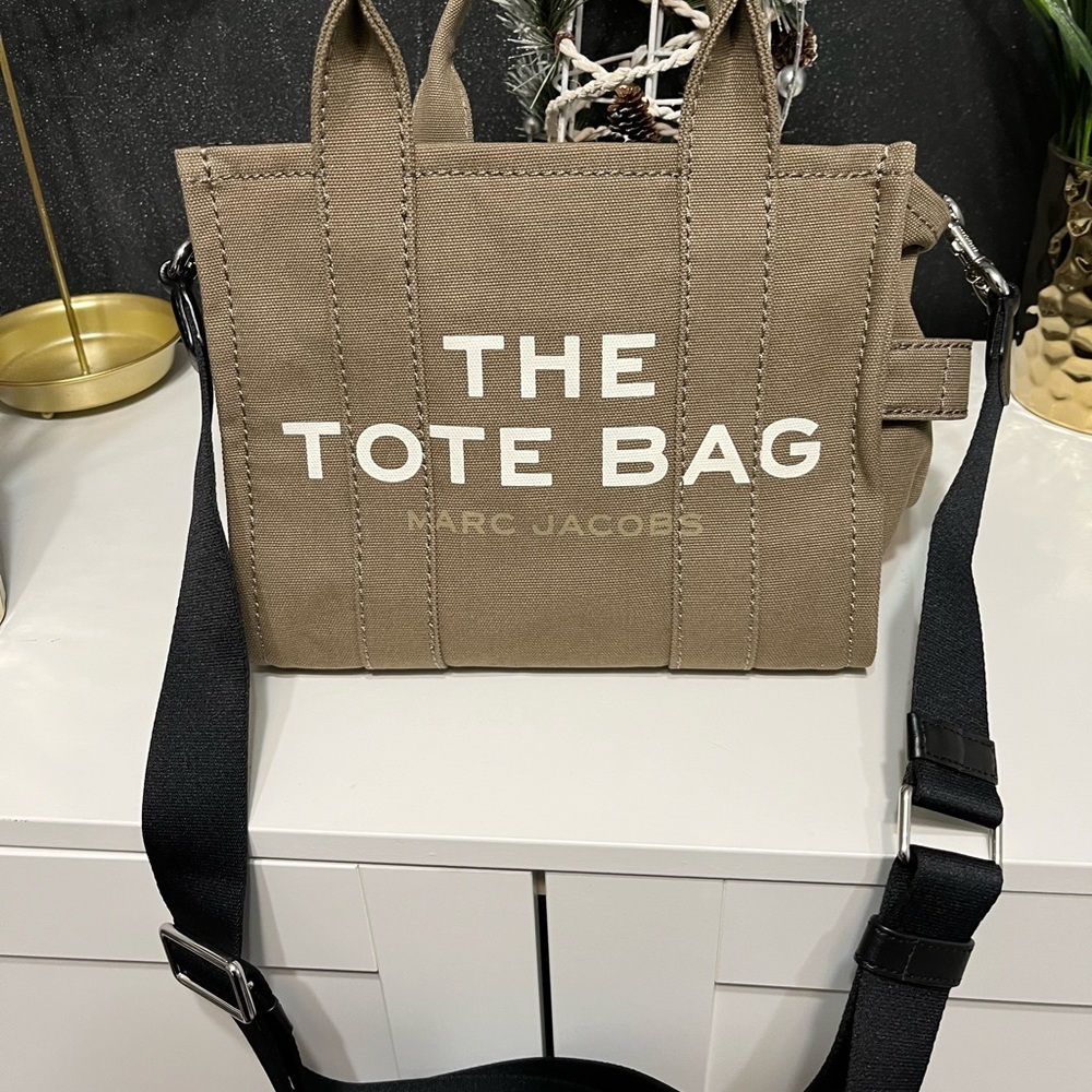 The mini tote bag